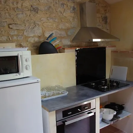 La Prade Basse 82 3*