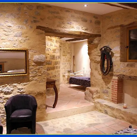 La Prade Basse 82 3*