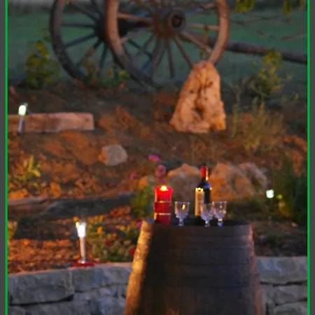 La Prade Basse 82 Bed & Breakfast