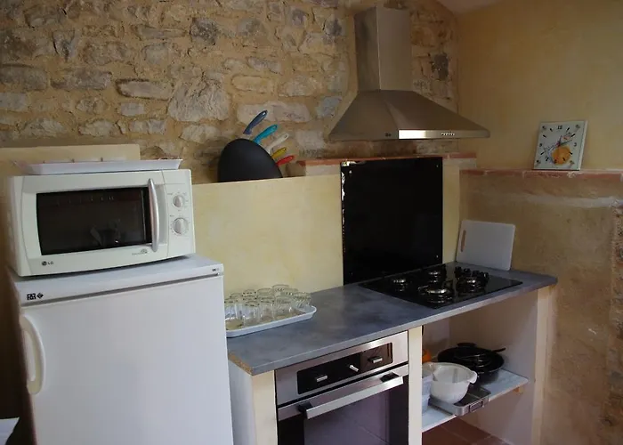 La Prade Basse 82 3*