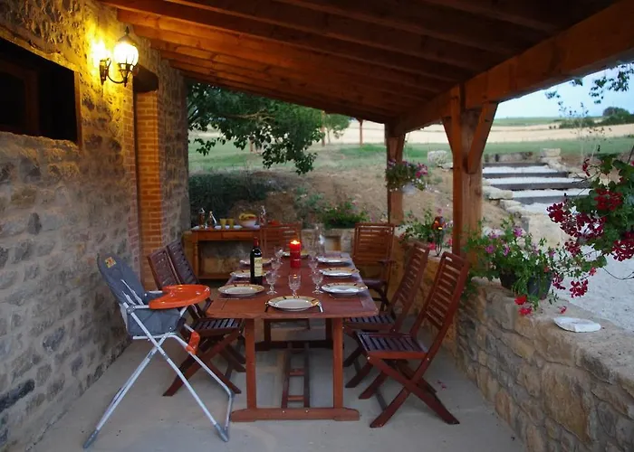 לינה וארוחת בוקר La Prade Basse 82 3*