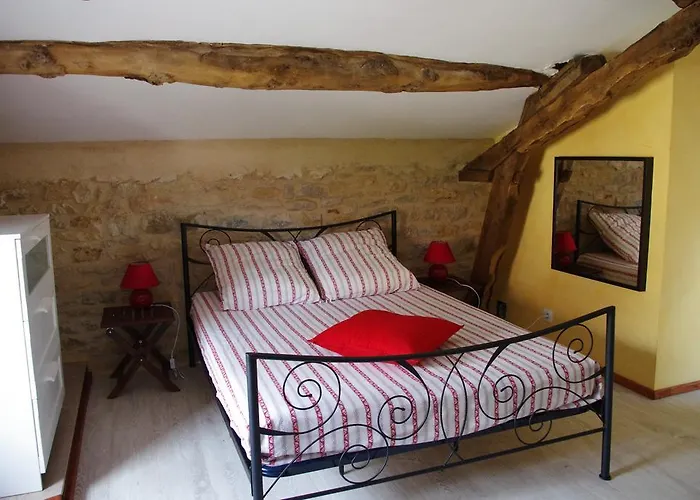 לינה וארוחת בוקר La Prade Basse 82 3*