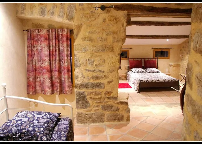 La Prade Basse 82 לינה וארוחת בוקר סן-אנטונין